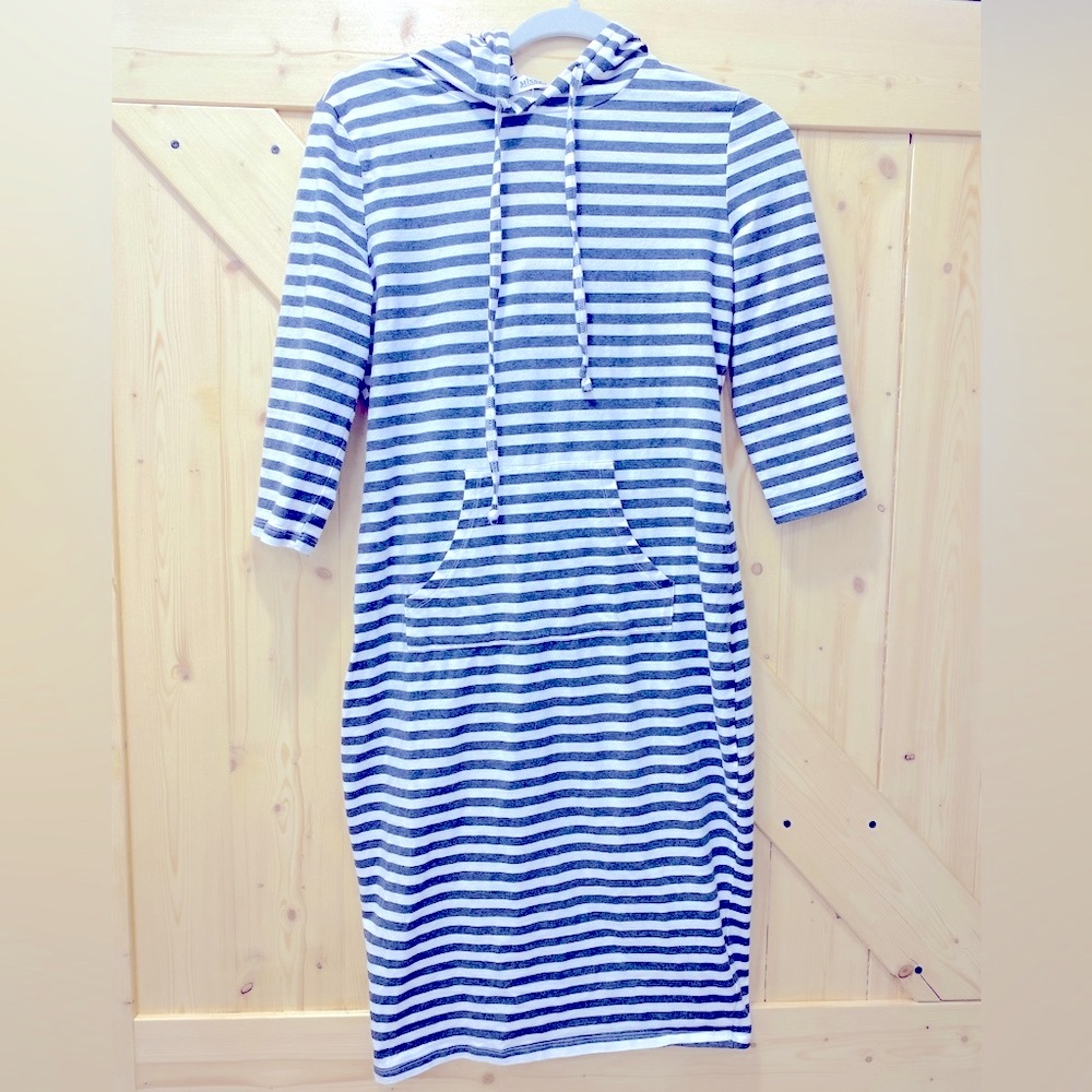 😎😍Grey & White Vertical Striped Fitted Stretchy Hoodie Quarter Sleeve Midi Dress - Picture 1 of 6
